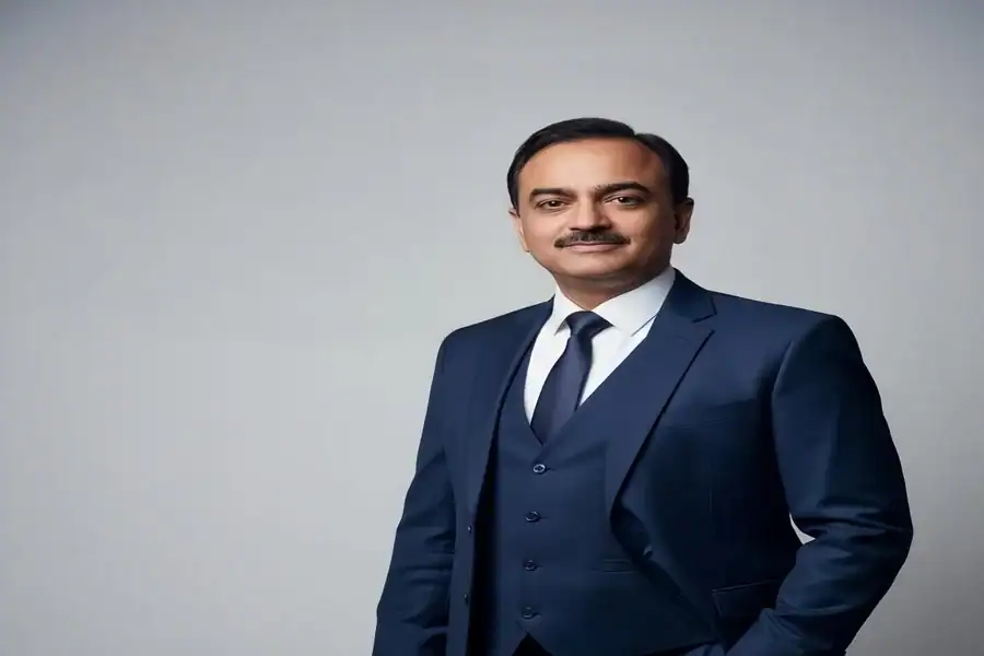 Dr. Arunabh Thakur